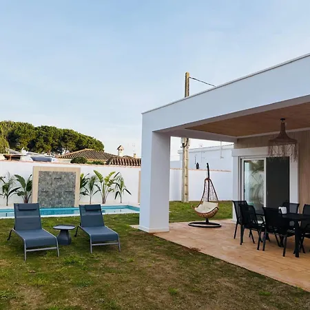 Chalet Con Piscina Privada Y Cerca Del Mar Chiclana La Barrosa Chiclana de la Frontera