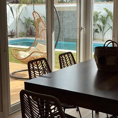 Chalet Con Piscina Privada Y Cerca Del Mar Chiclana La Barrosa Chiclana de la Frontera